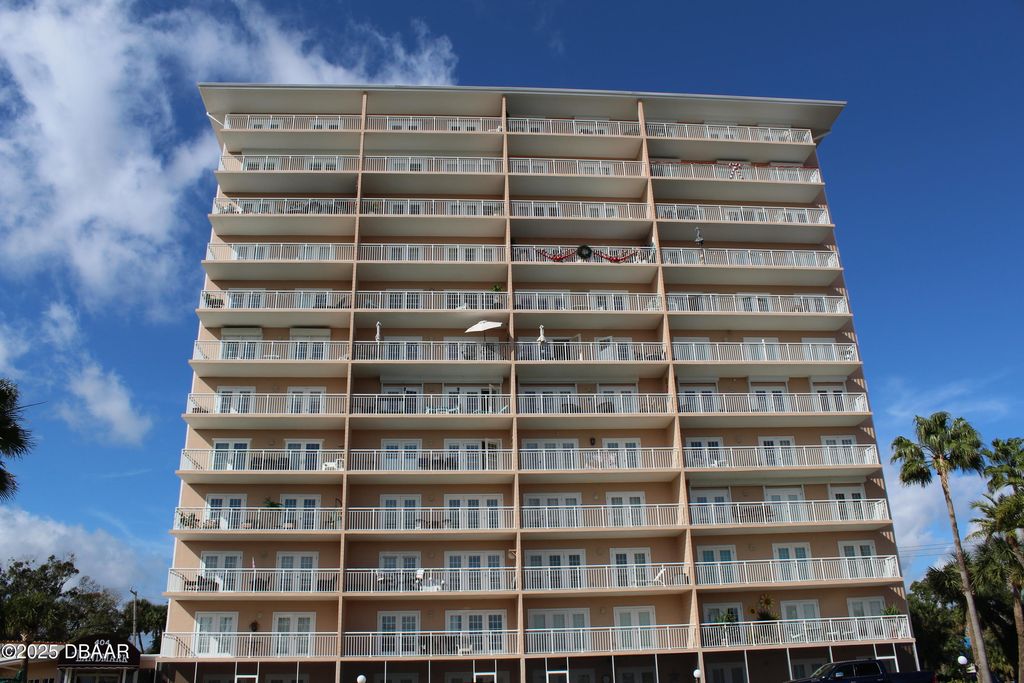 404 S Beach Street, Daytona Beach, FL 32114