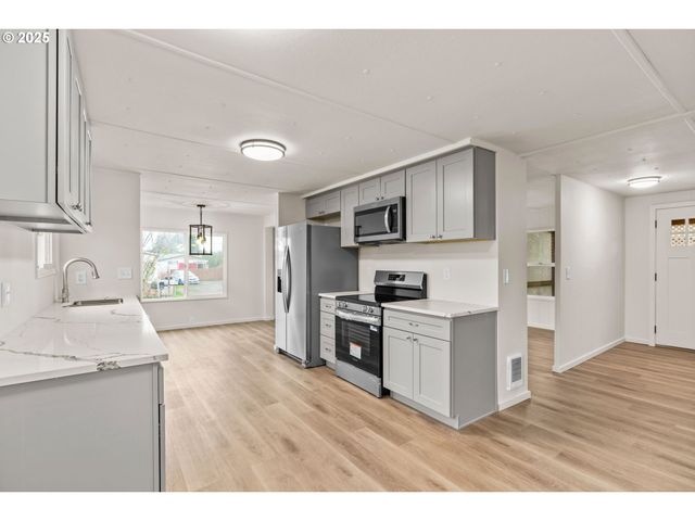 34173 EL ROBLE Ave, Eugene, OR 97405