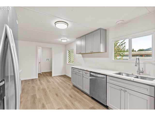 34173 EL ROBLE Ave, Eugene, OR 97405