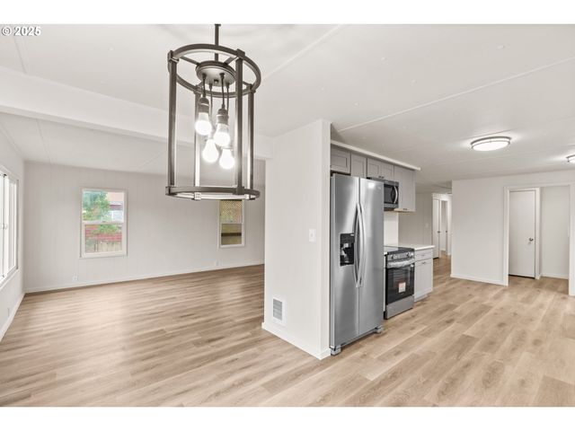 34173 EL ROBLE Ave, Eugene, OR 97405