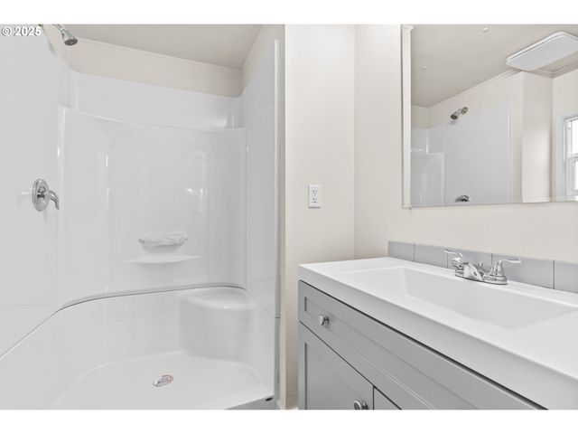 34173 EL ROBLE Ave, Eugene, OR 97405