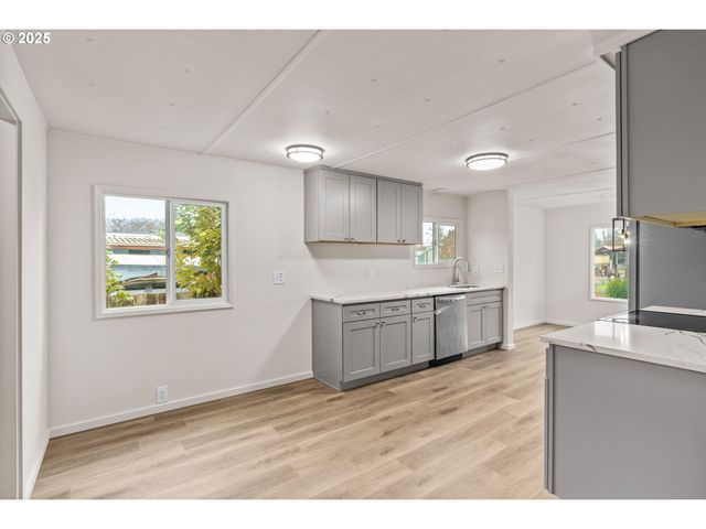 34173 EL ROBLE Ave, Eugene, OR 97405