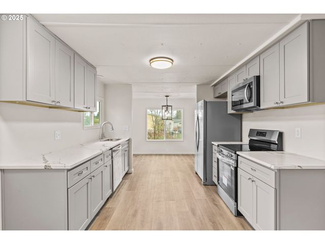 34173 EL ROBLE Ave, Eugene, OR 97405