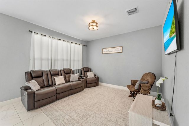 1327 NW Leonardo Circle, Port St. Lucie, FL 34986