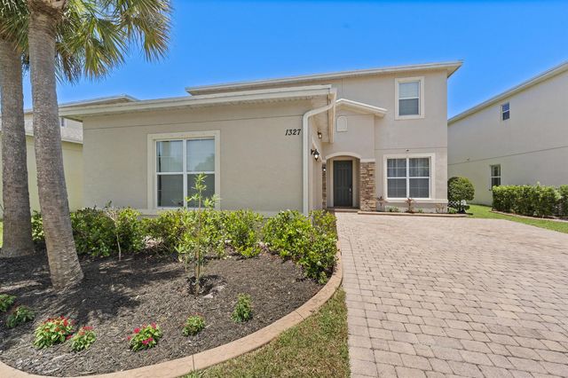 1327 NW Leonardo Circle, Port St. Lucie, FL 34986