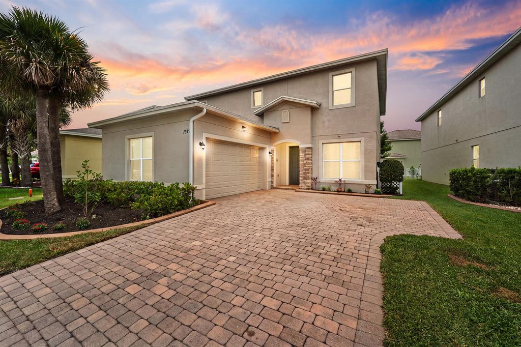 1327 NW Leonardo Circle, Port St. Lucie, FL 34986