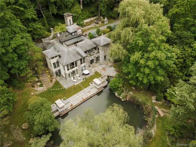 320 Long Hill Road, Hopewell Junction, NY 12533