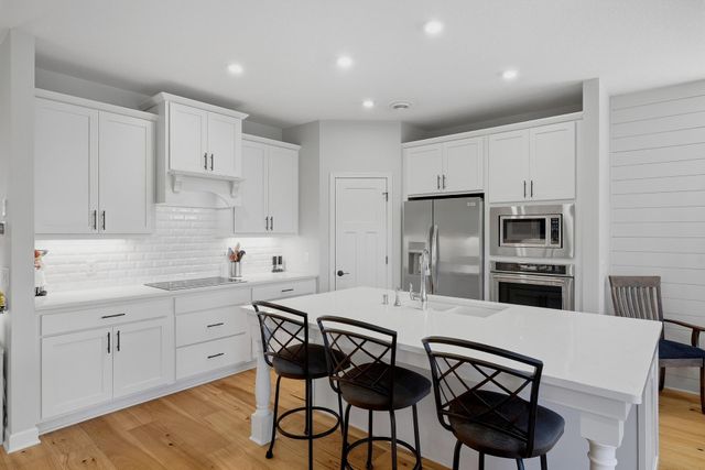 8620 Irving Circle N, Lake Elmo, MN 55042