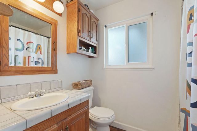 1043 Downing Dr, Lodi, CA 95242