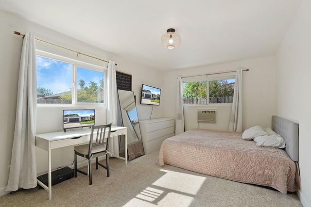 1043 Downing Dr, Lodi, CA 95242