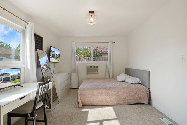 1043 Downing Dr, Lodi, CA 95242