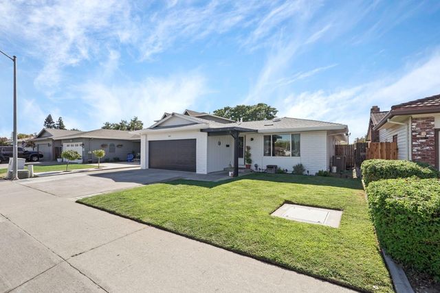 1043 Downing Dr, Lodi, CA 95242
