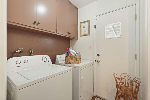 1043 Downing Dr, Lodi, CA 95242