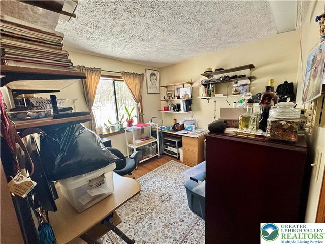 217 Bindale Road, Lehman Twp, PA 18371