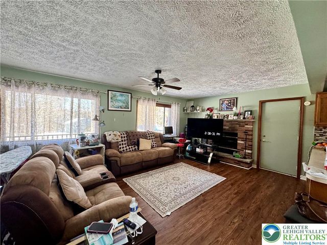 217 Bindale Road, Lehman Twp, PA 18371