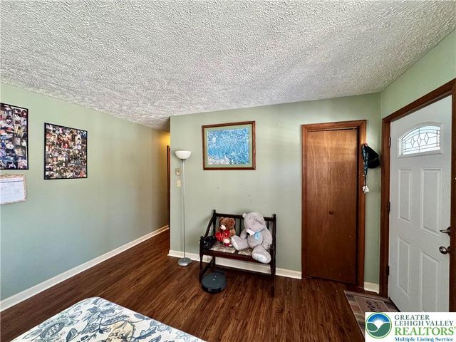 217 Bindale Road, Lehman Twp, PA 18371