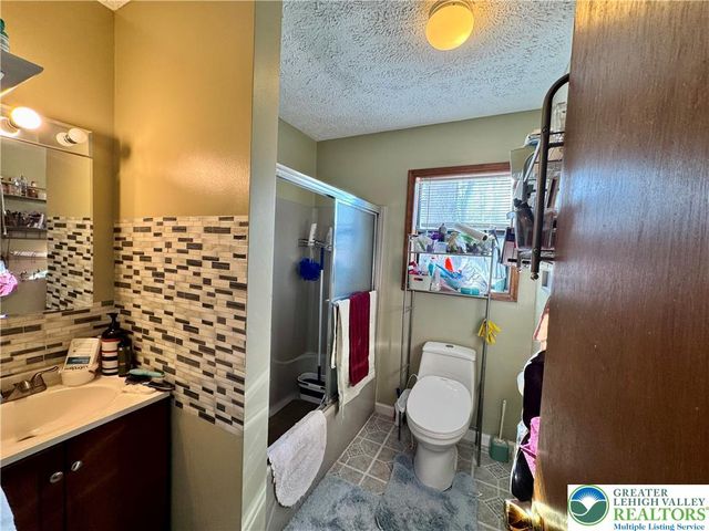 217 Bindale Road, Lehman Twp, PA 18371