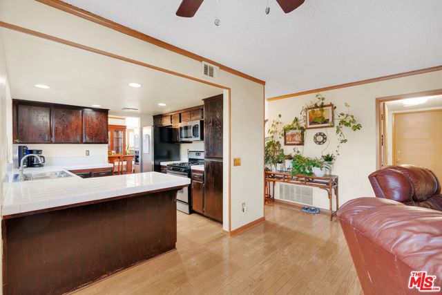 1147 Garnet Avenue, Palmdale, CA 93550