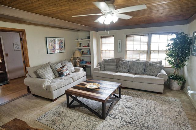 828 County Road 206, Sargent, TX 77414