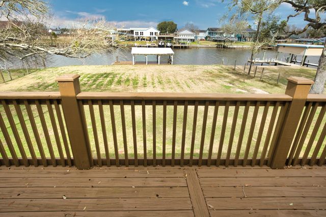 828 County Road 206, Sargent, TX 77414