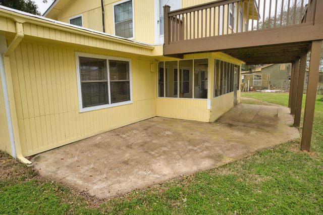 828 County Road 206, Sargent, TX 77414