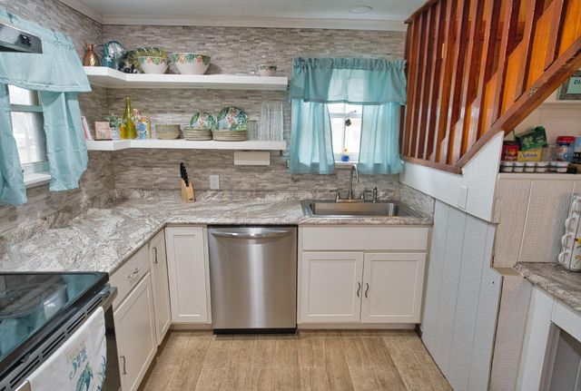 828 County Road 206, Sargent, TX 77414