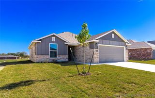 107 S 26th Street, Collinsville, OK 74021