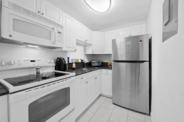 625 Antioch Ave 208, Fort Lauderdale, FL 33304