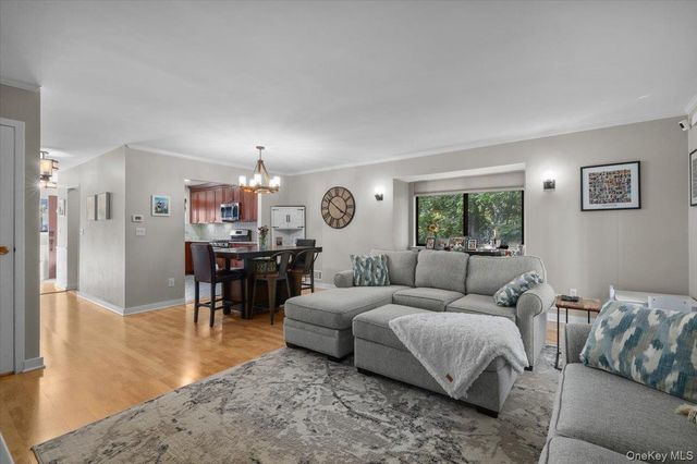 85 Park Drive, Mount Kisco, NY 10549