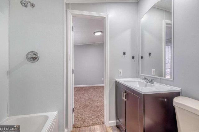 1060 Fairmont Drive, Hampton, GA 30228