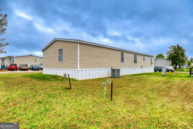 1060 Fairmont Drive, Hampton, GA 30228