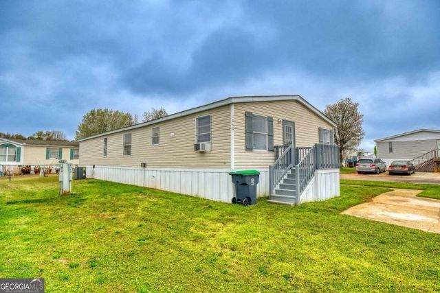 1060 Fairmont Drive, Hampton, GA 30228