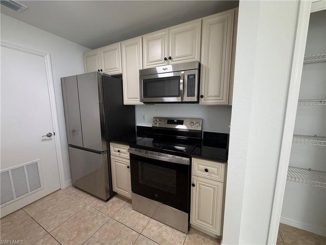 14880 Pleasant Bay LN 2102, Naples, FL 34119