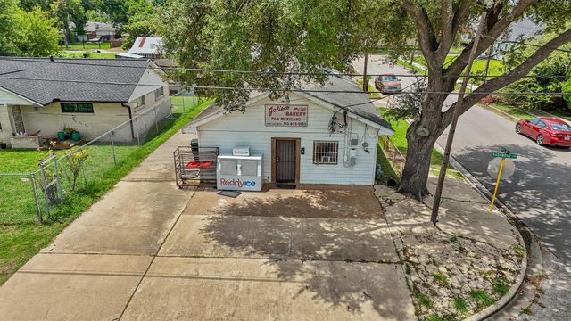 2915 Kashmere Street, Houston, TX 77026