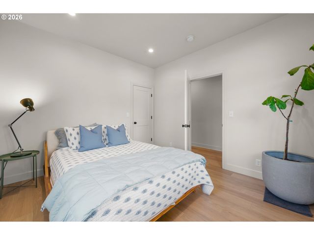 642 W 15TH Ave, Eugene, OR 97402
