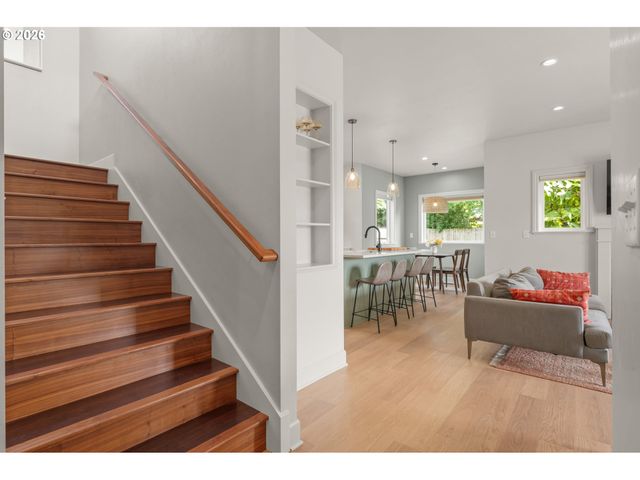 642 W 15TH Ave, Eugene, OR 97402