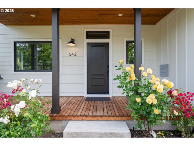 642 W 15TH Ave, Eugene, OR 97402