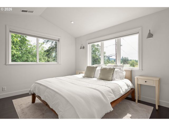 642 W 15TH Ave, Eugene, OR 97402
