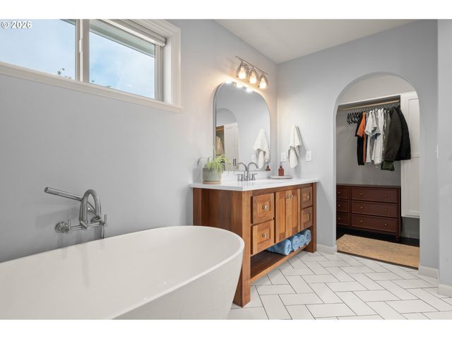 642 W 15TH Ave, Eugene, OR 97402