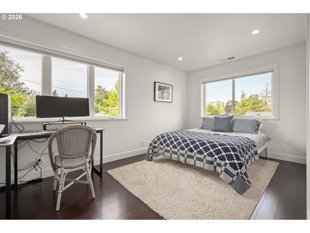 642 W 15TH Ave, Eugene, OR 97402