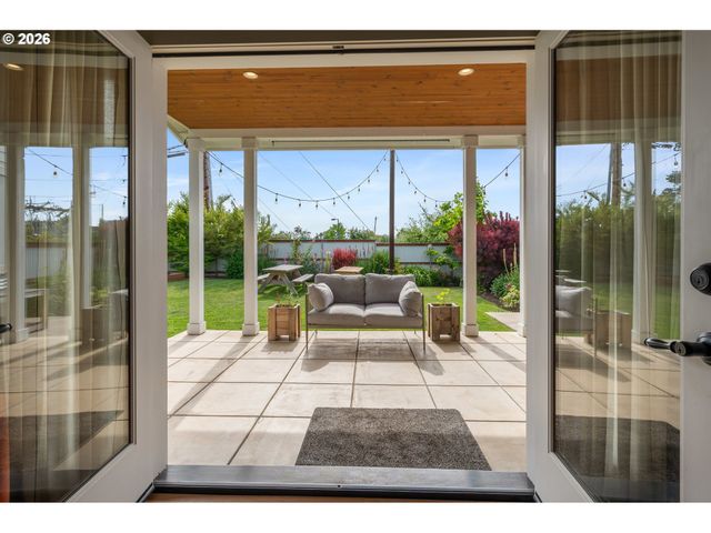 642 W 15TH Ave, Eugene, OR 97402