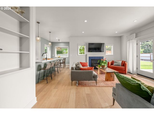 642 W 15TH Ave, Eugene, OR 97402