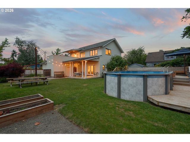 642 W 15TH Ave, Eugene, OR 97402