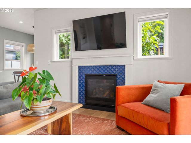 642 W 15TH Ave, Eugene, OR 97402