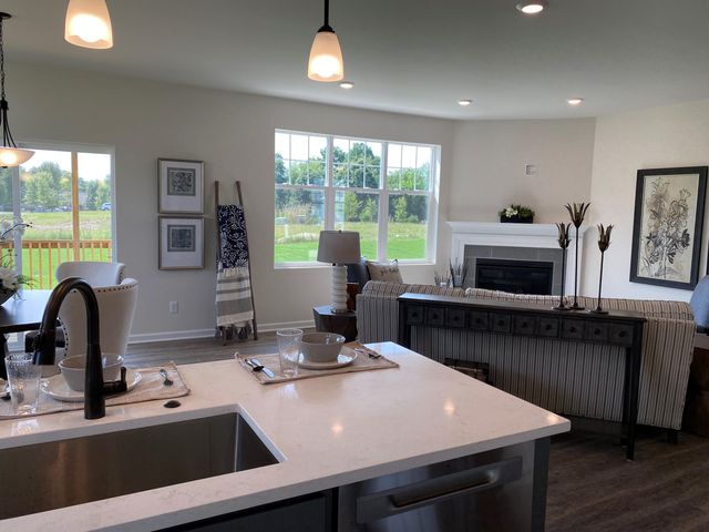 5696 Trail Side Lane 3, Hamburg Twp, MI 48189