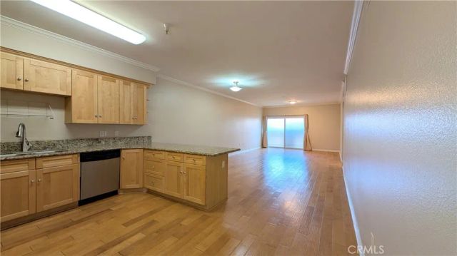 214 S Alexandria Avenue 102, Los Angeles, CA 90004