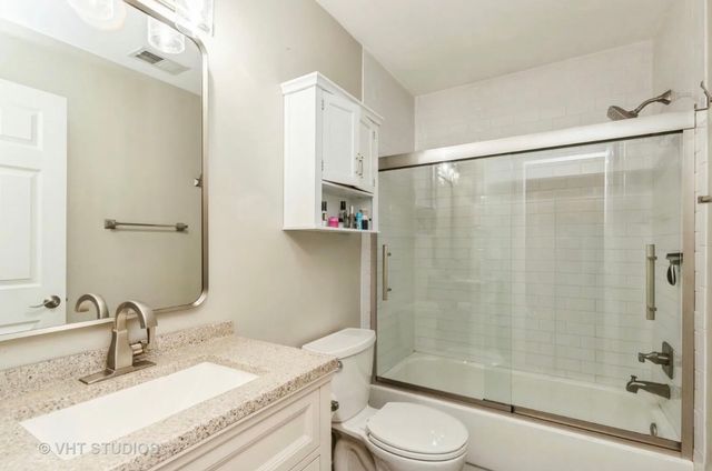 104 E Winchester Road F, Libertyville, IL 60048