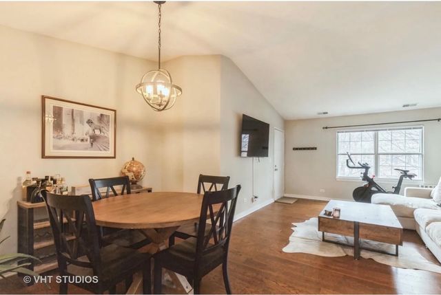 104 E Winchester Road F, Libertyville, IL 60048