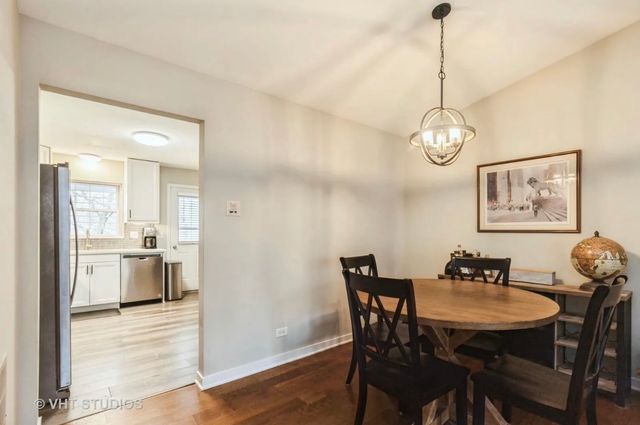 104 E Winchester Road F, Libertyville, IL 60048