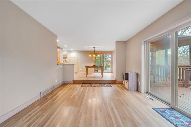 75 Ridgemont Road, Oxford Charter Township, MI 48370
